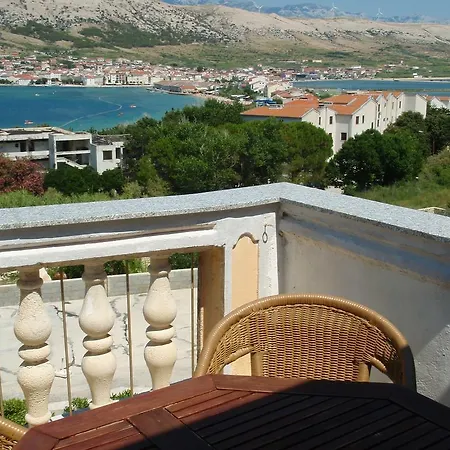 Apartman Ariana Pag Town