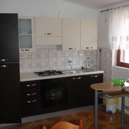 Apartman Ariana *